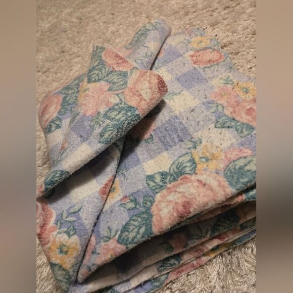 Vintage Other - Floral Checkered Bedding Blanket Vintage Fashion Print Size home bed retro